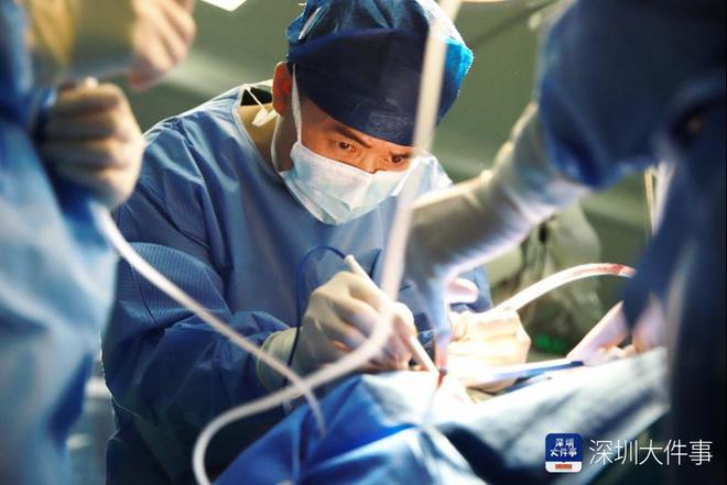 警惕听力损失不重视还将引发其他疾病龙8国际头号玩家60岁以上老人要(图2)
